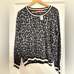 Saks Fifth Avenue Black, Gray and White Leopard Print Sweater Size Large NWT